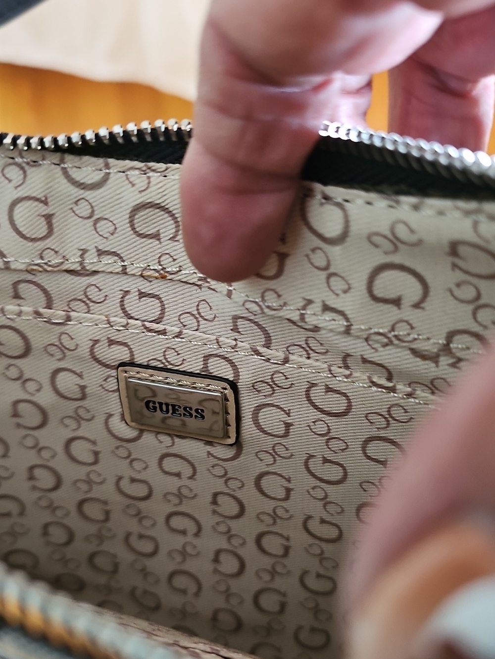 Guess Black & White Logo Shoulder Bag - Picture 4 of 8